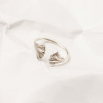 Anillo dos hojas de ginkgobiloba